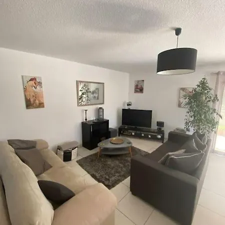 80m2 Quartier Residentiel Apartman *